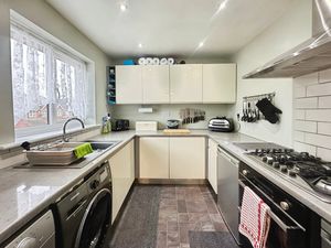 Kitchen- click for photo gallery